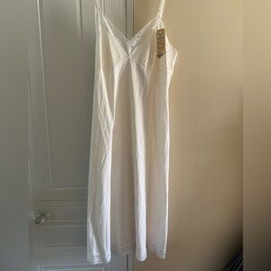 Vintage Vanity‎ Fair White Lace Slip Size 34 L NEW with tag